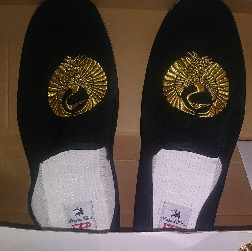 Supreme slipper very rare deadstock